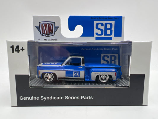 M2 Machines WMTS23 Squarebody Syndicate 1973 Chevrolet Cheyenne 10 Stepside Dark Blue