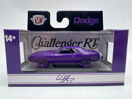 M2 Machines R112 CHASE 1970 Dodge Challenger R/T 440 Six Pack Purple