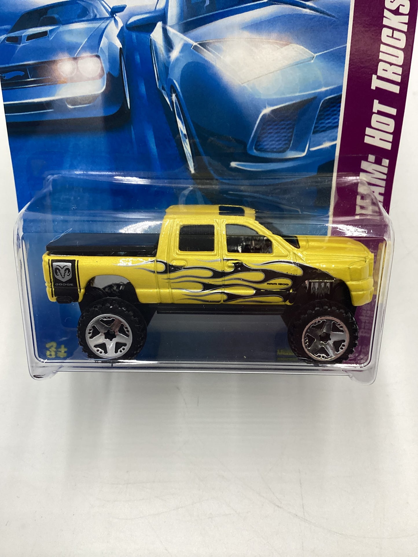 2008 Hot Wheels HW Team: Hot Trucks #138 Dodge Ram 1500 Yellow 39B