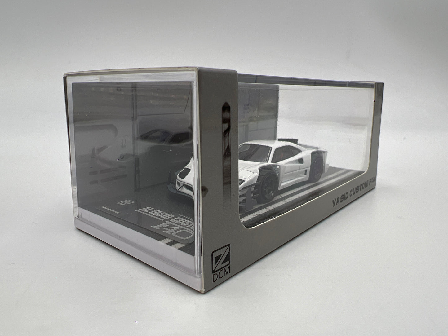 DCM 1/64 #12/599 AI.Yasid Custom Ferrari F40 White