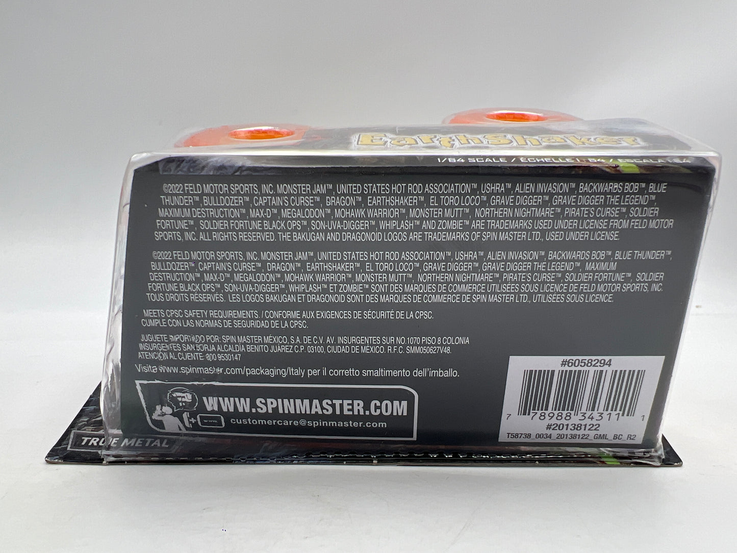 Monster Jam Walmart Exclusive Series 1 Earth vs Surf Earthshaker