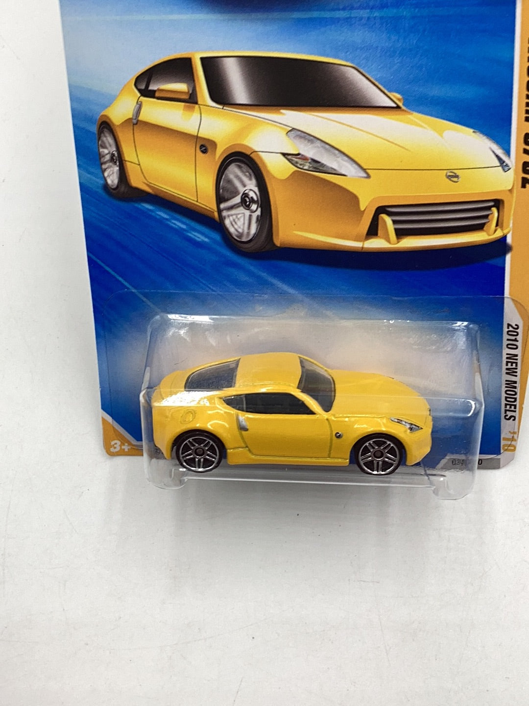 2010 Hot wheels new models #37 Nissan 370Z yellow 97B