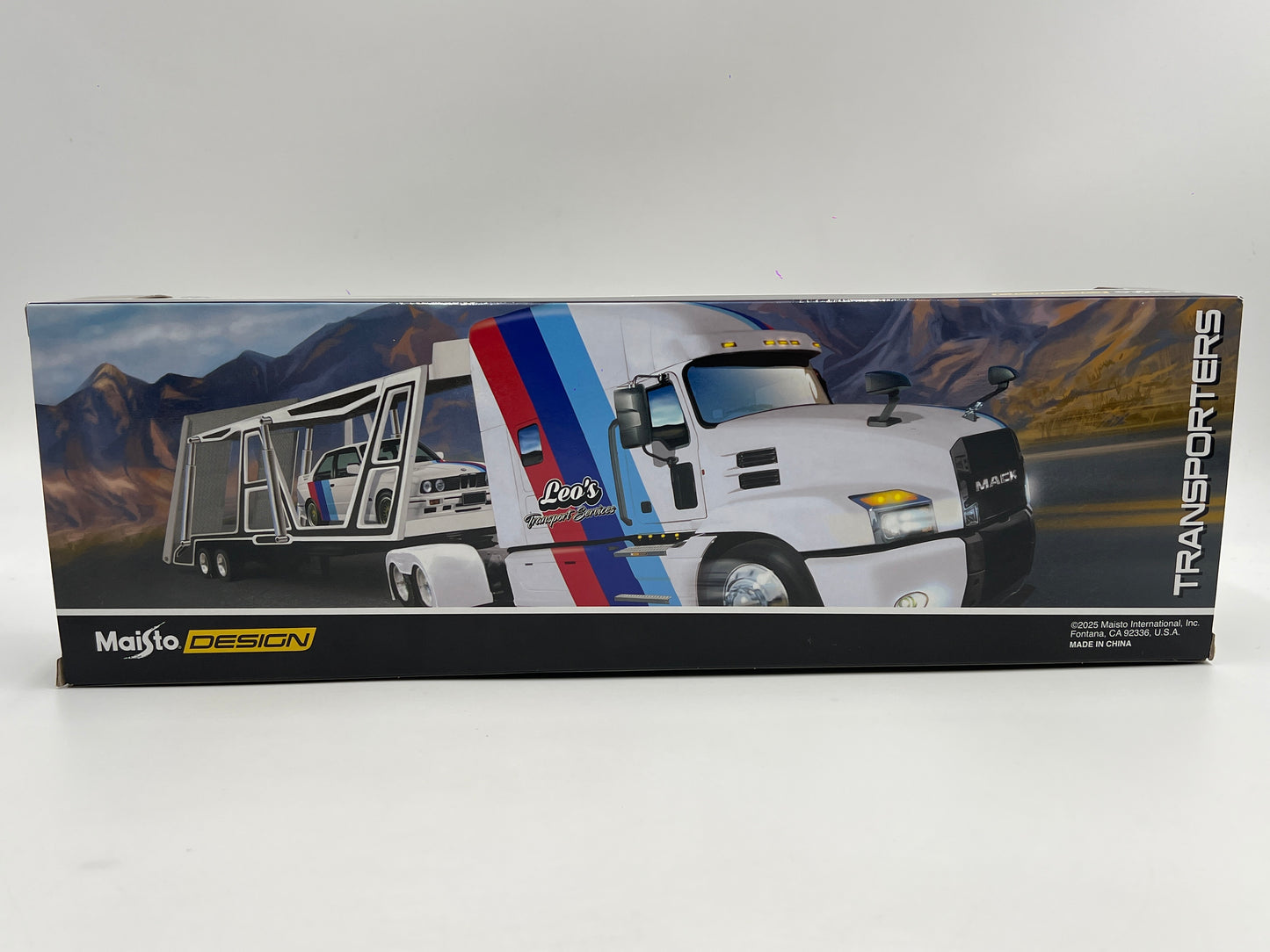 Maisto Design 1/64 Mijo Exclusives Transporters Mack Anthem & 1993 Chevrolet 454 SS Pick-Up