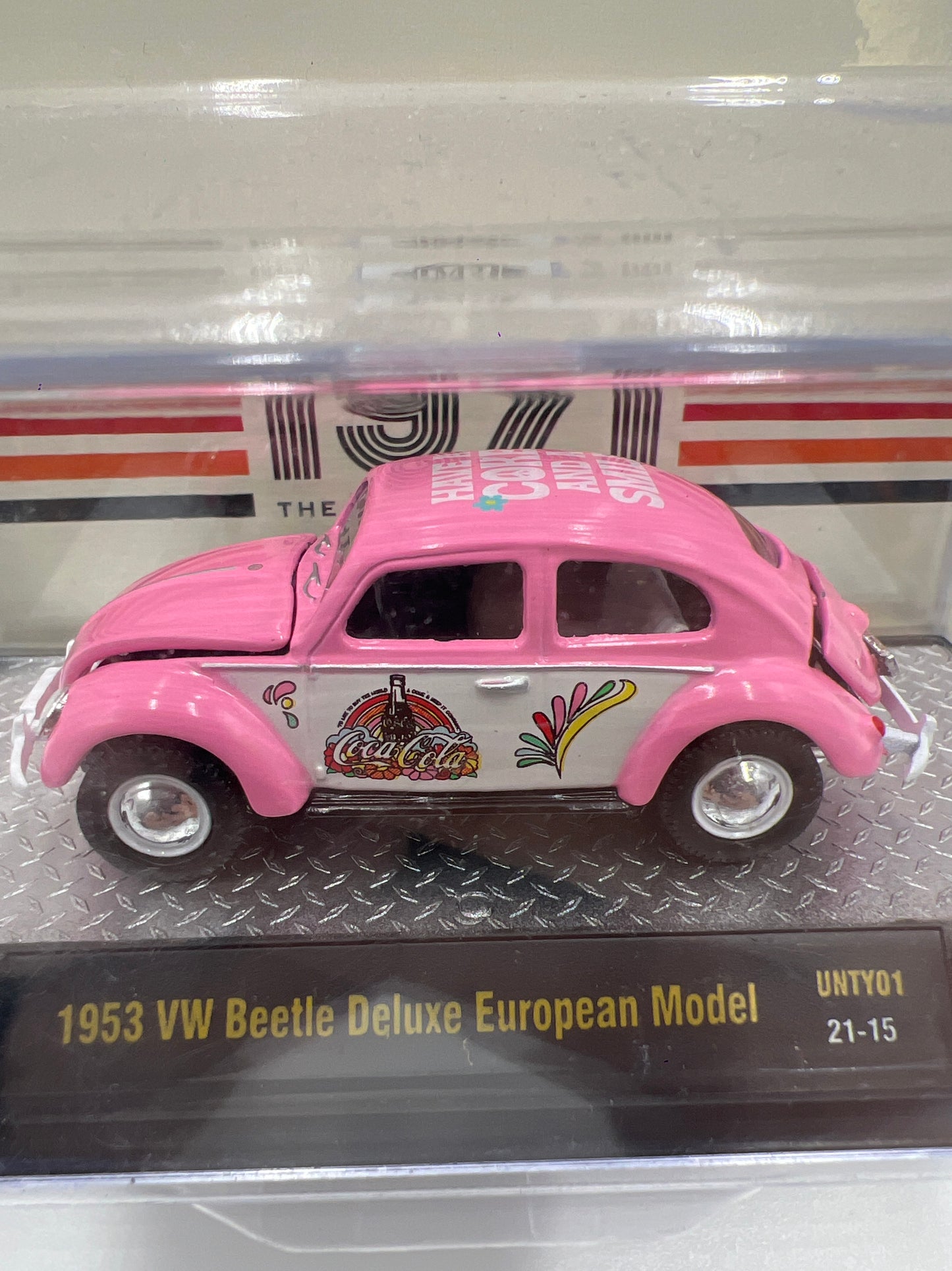 2024 M2 Machines Coca Cola 1971 Unity Collection UNTY01 1953 VW Beetle Deluxe European Model Pink 200C