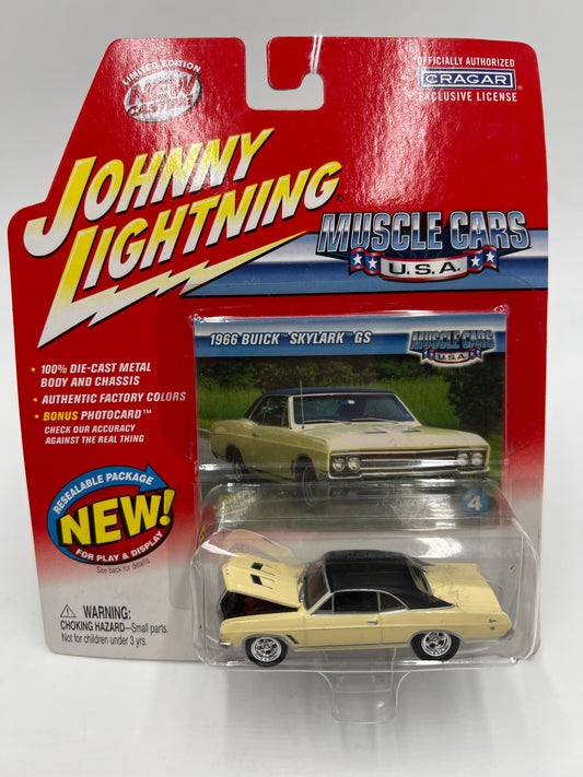 Johnny Lightning Muscle Cars USA #4 1966 Buick Skylark GS Yellow 219A