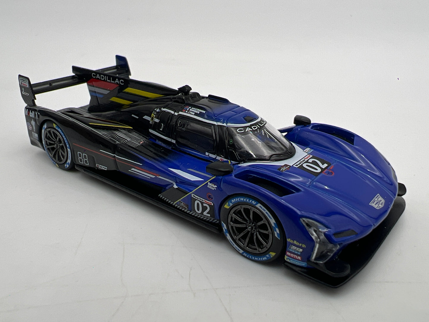 Mini GT #669 Cadillac V-Series.R #02 2023 IMSA Daytona 24 Hrs Cadillac Racing