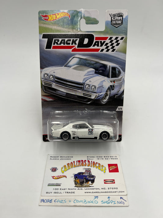 Hot Wheels Premium Track Day #3 70 Chevy Chevelle White 245M