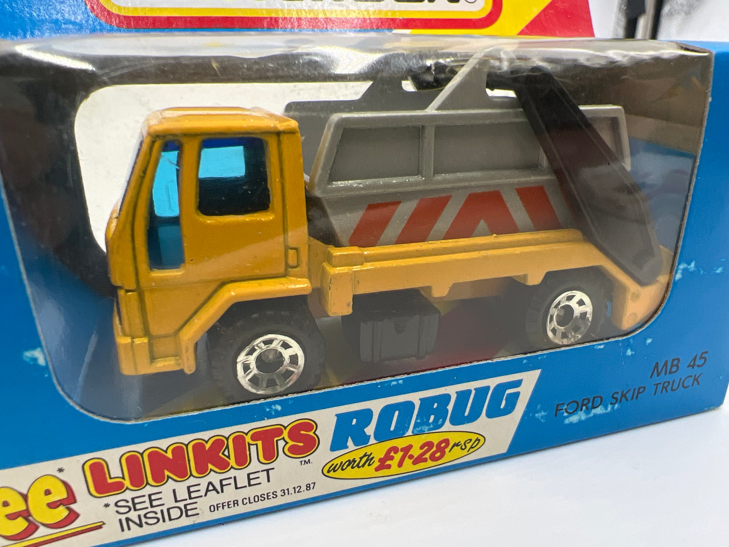 Matchbox Unpunched #45 Ford Skip Truck Yellow (Cracked Blister)