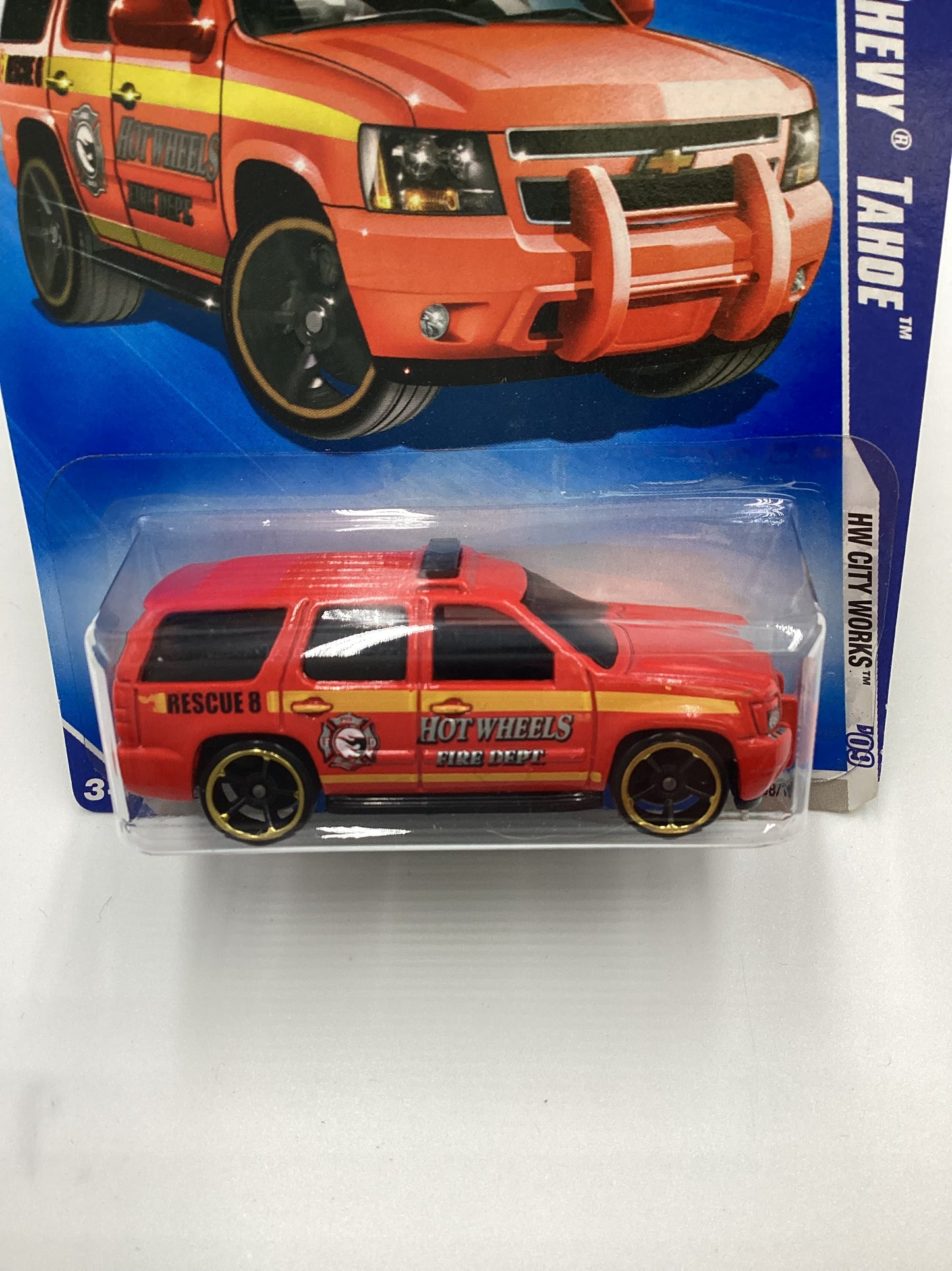 2009 Hot Wheels #108 07 Chevy Tahoe Fire Dept. Red Battle Force 5 Card 17A