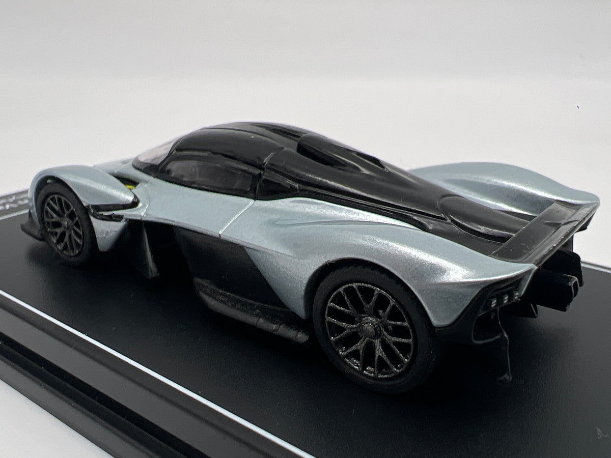 Poster Cars 1/64 Hypercar League Collection #11 Aston Martin Valkyrie Silver