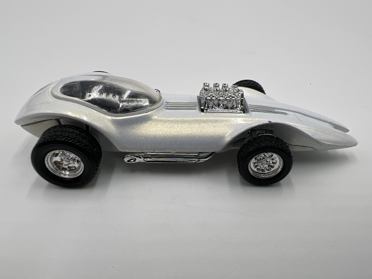 Hot Wheels Collectibles 1/64 Rod & Custom Mantaray White Loose