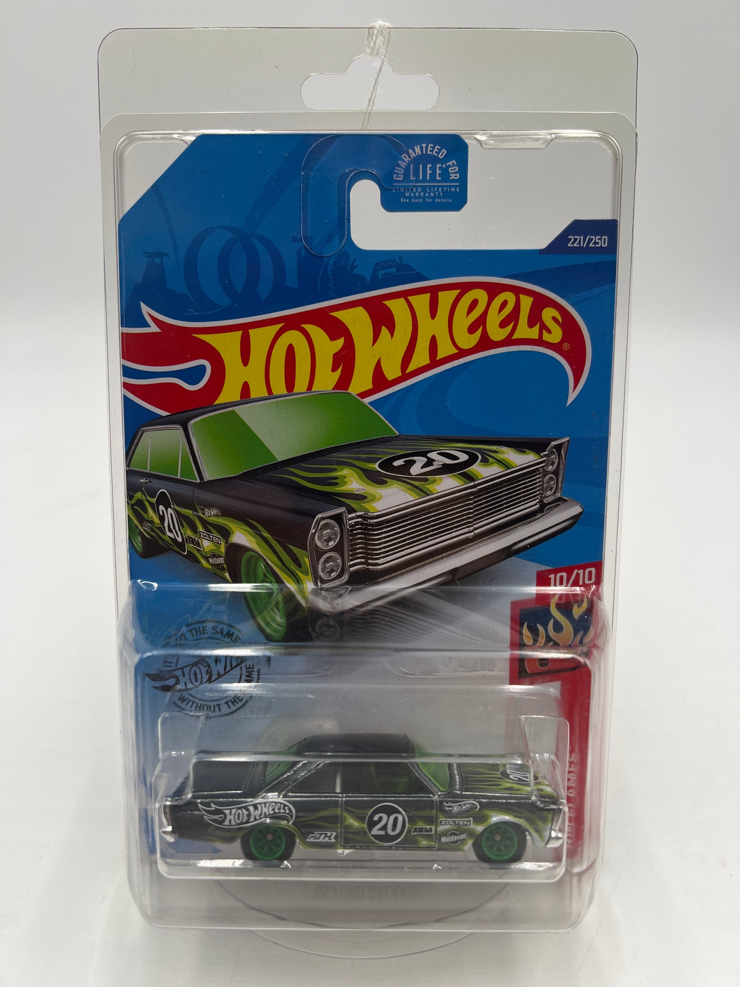 2019 Hot Wheels Super Treasure Hunt #221 65 Ford Galaxie W/Protector