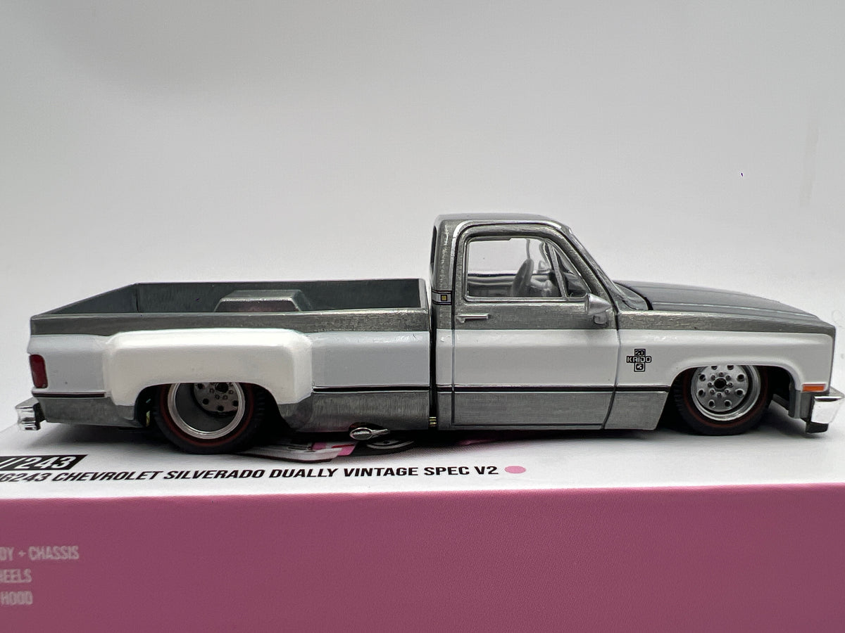 Mini GT x Kaido House #243 CHASE Chevrolet Silverado Dually Vintage Spec V2