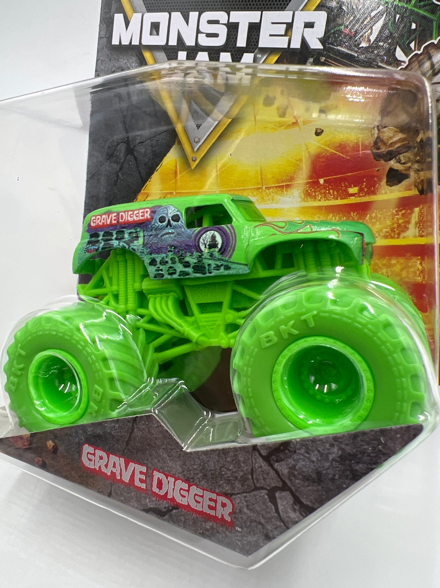 Monster Jam Series 1 Grave Digger Neon Green 134D