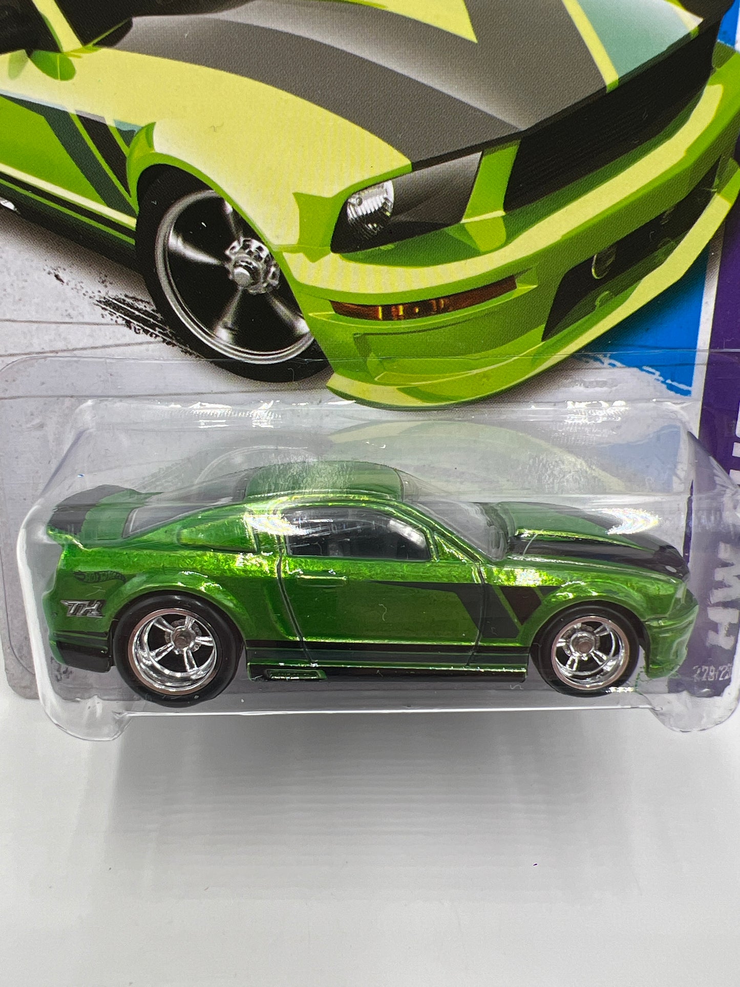 2013 Hot Wheels Super Treasure Hunt #229 07 Ford Mustang Green W/Protector