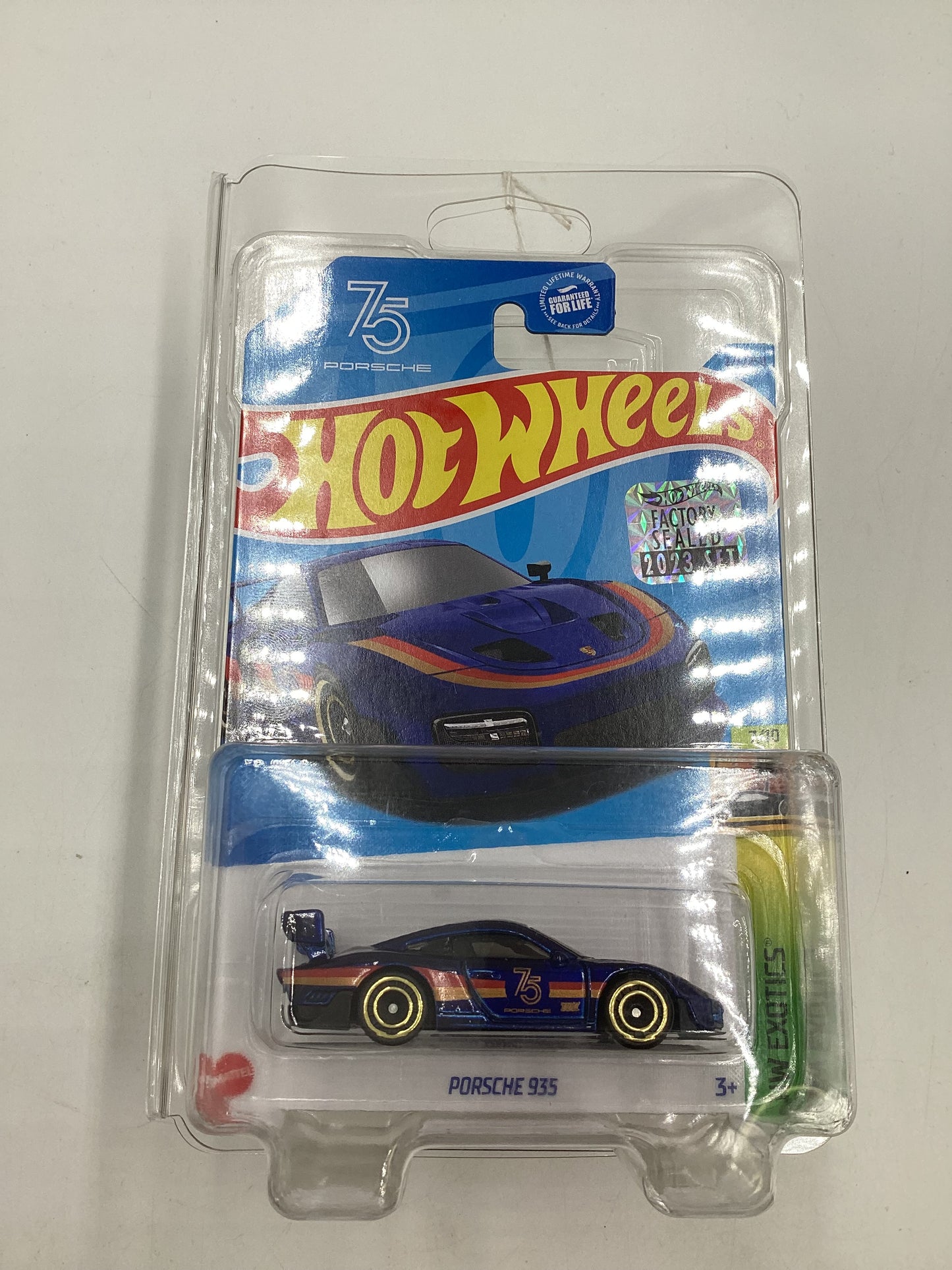 2023 Hot Wheels Super treasure hunt Porsche 935 Factory Sealed “small wrinkle” W/ Protector