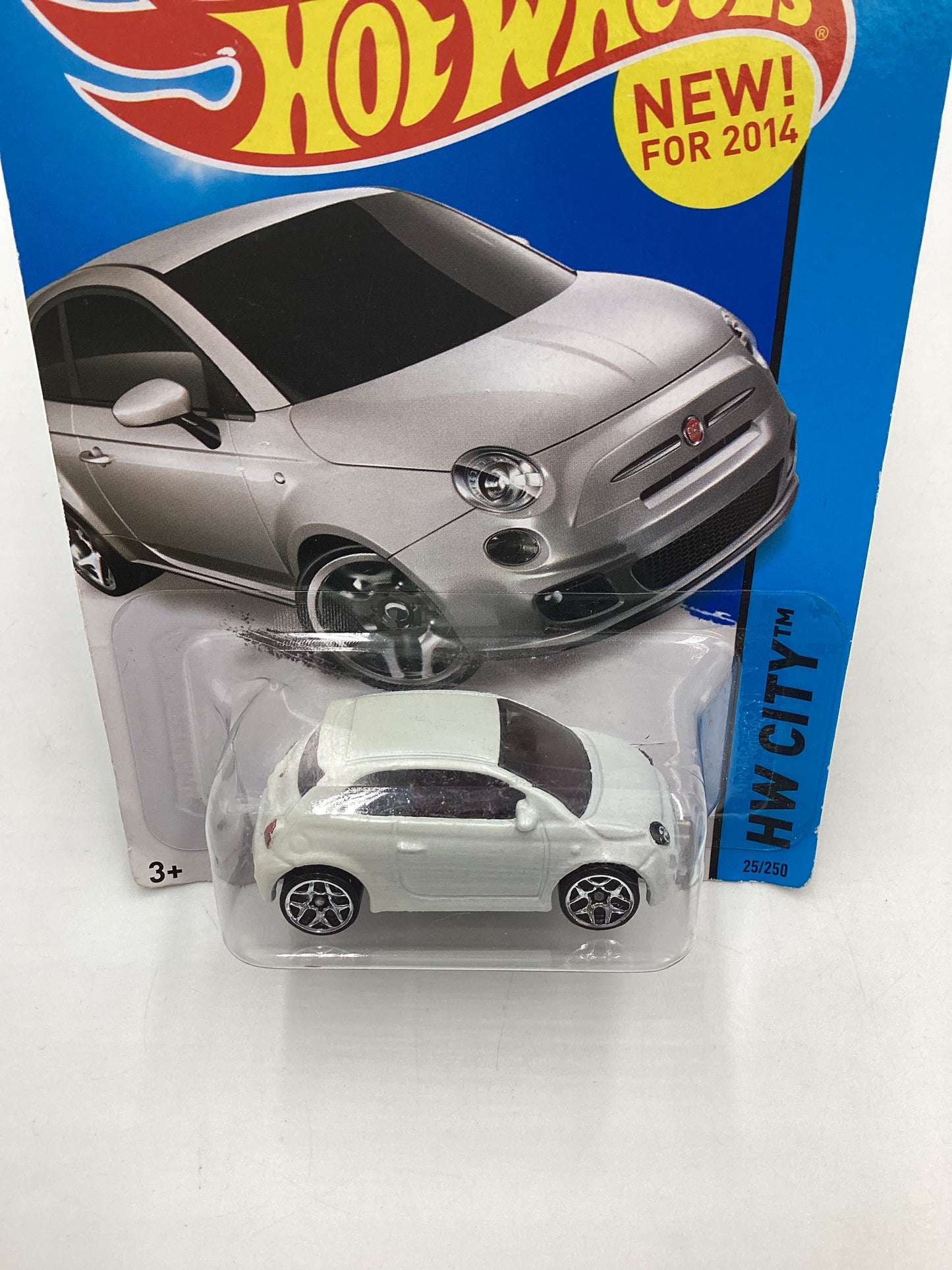 2014 Hot wheels HW City #25 Fiat 500 White (Bad Card)