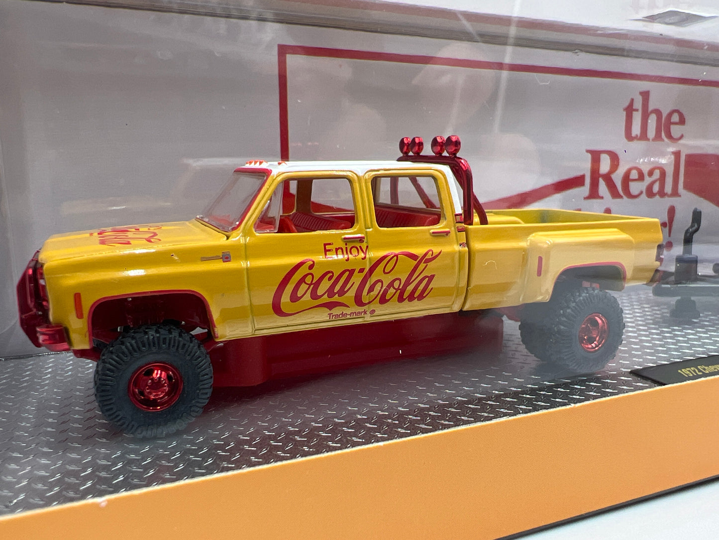 M2 Machines Auto Haulers CHASE Coca Cola 1972 Chevrolet Cheyenne Super 30 & 1973 Chevrolet K5 Blazer TW28
