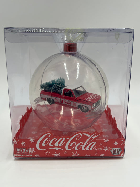 M2 Machines MiJo Exclusives Coca Cola Holiday Christmas Ornaments 1973 Chevrolet Fleetline Red/White