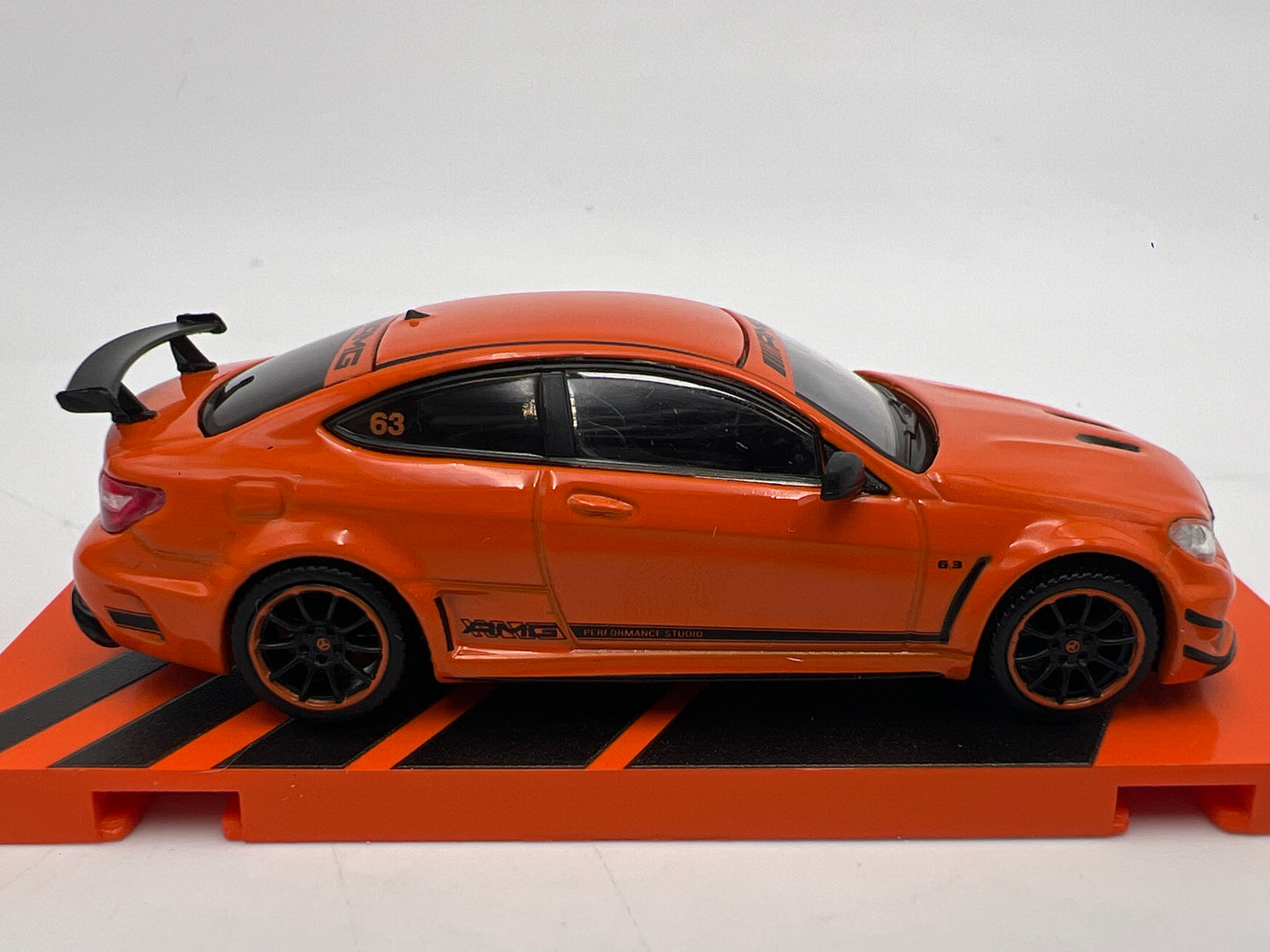 Tarmac Works x Global 64 Mercedes-Benz C 63 AMG Coupe Black Series Orange