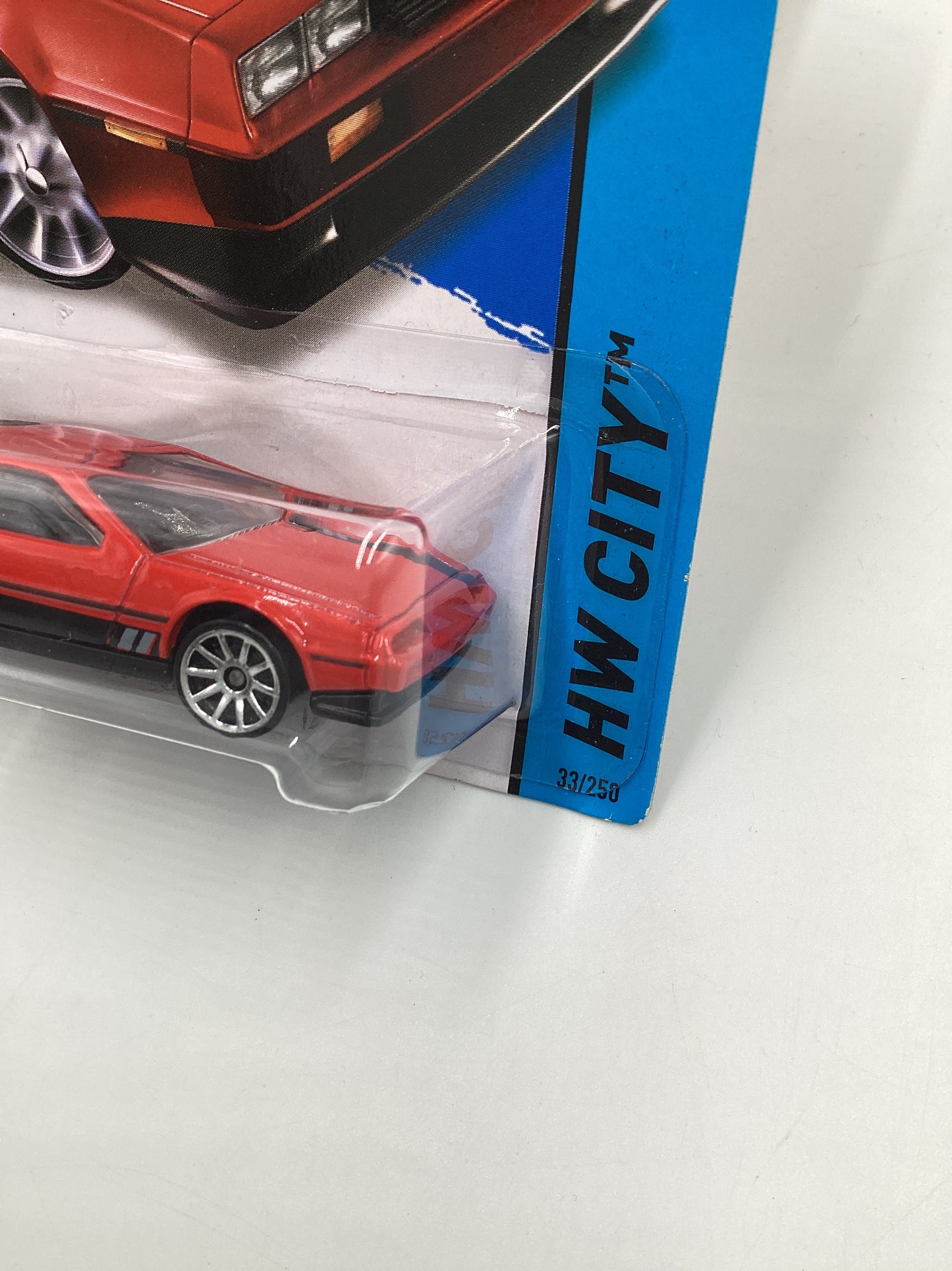 2014 Hot Wheels HW City #33 Red 81 Delorean DMC-12 60B