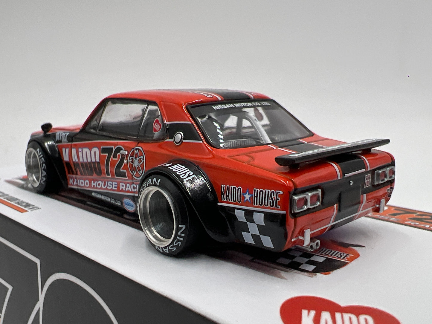 Mini GT Kaido House #195 Nissan Skyline 2000GT-R KPGC 10 Kaido Racing V1 Orange