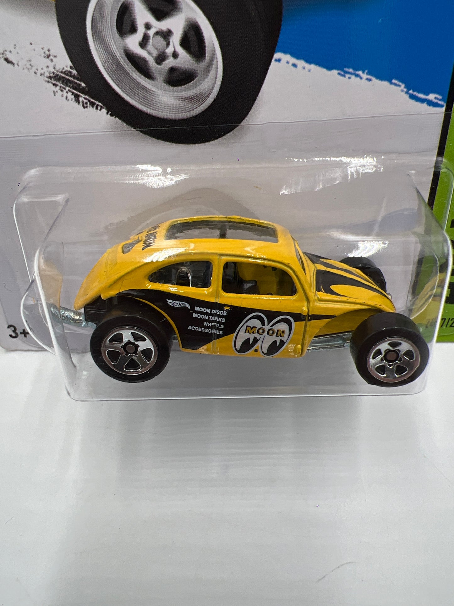 2014 Hot Wheels Workshop #247 Custom Volkswagen Beetle Yellow Mooneyes 97D