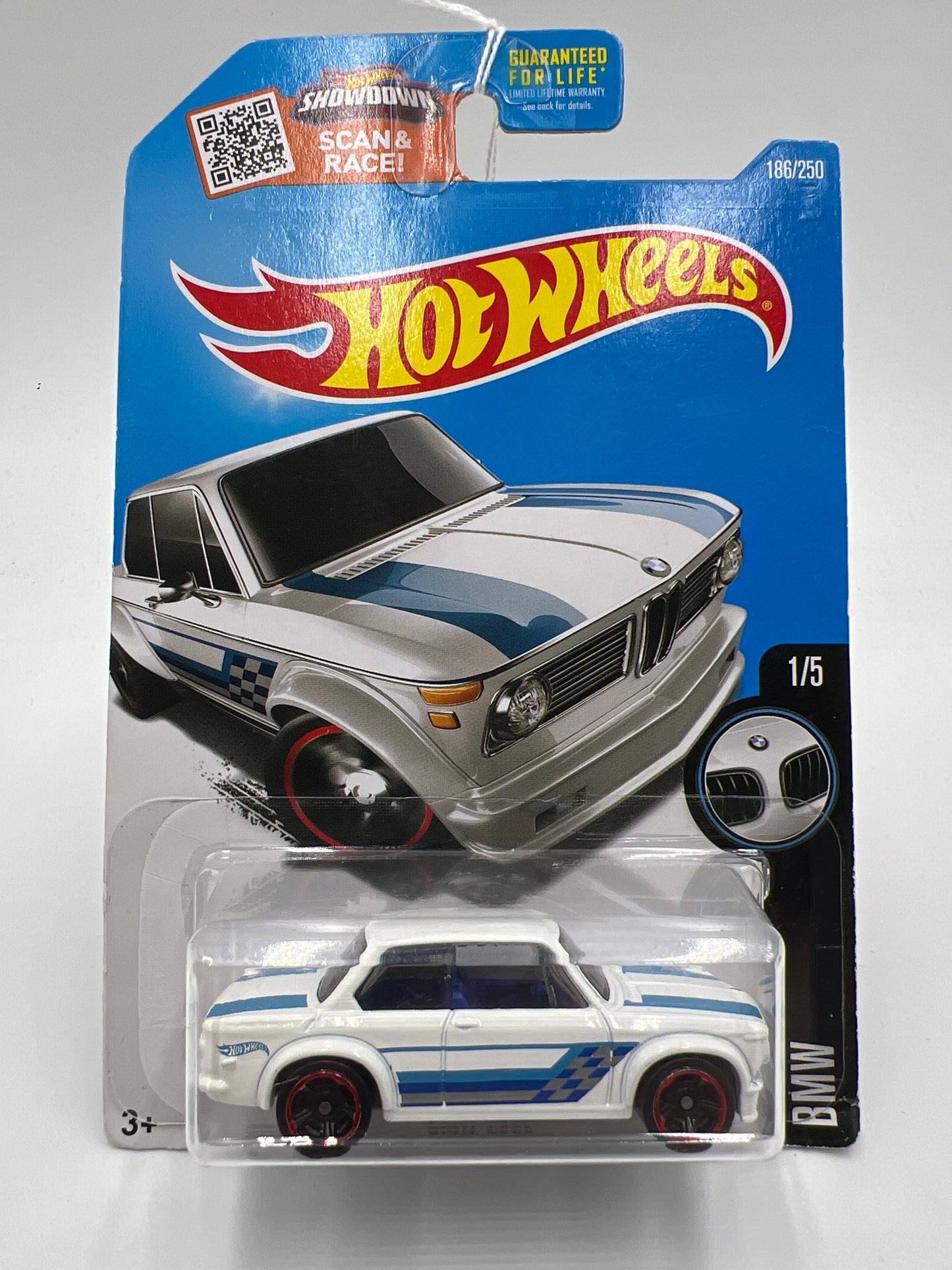 2016 Hot Wheels BMW Series #186 BMW 2002 White 108A