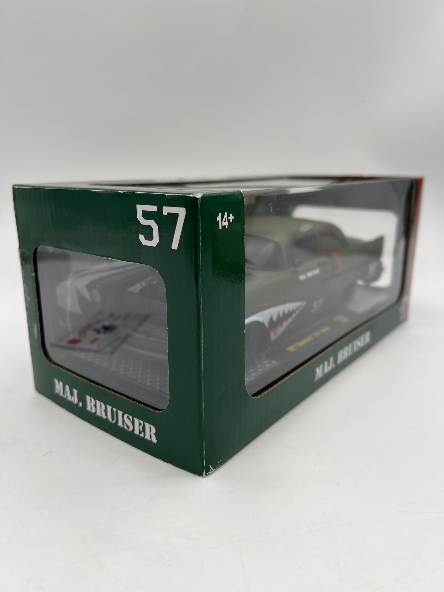 M2 Machines 1/24 Maj. Bruiser 1957 Chevrolet 150 Sedan Army Green R109