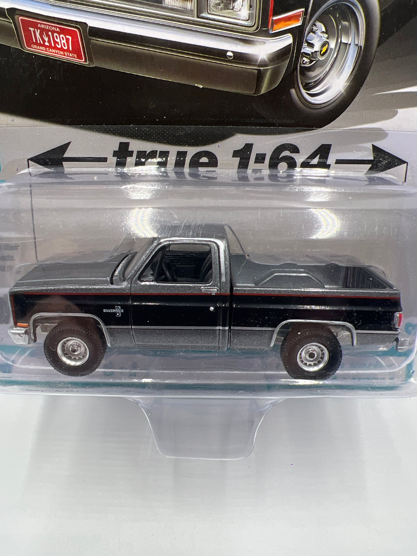 Auto World Muscle Trucks Release 2 Version B 1987 Chevy Silverado R10 Fleetside Gray/Black
