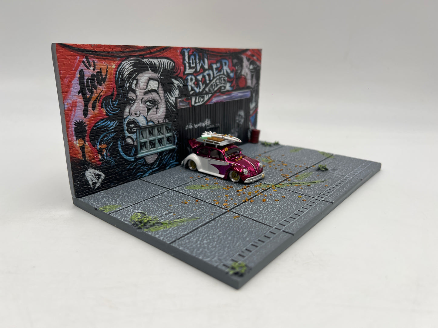 American Diorama 1:64 Mijo Exclusives LA Street Art Resin Diorama Lowrider Limited Edition W/Leaves (Car Not Included)