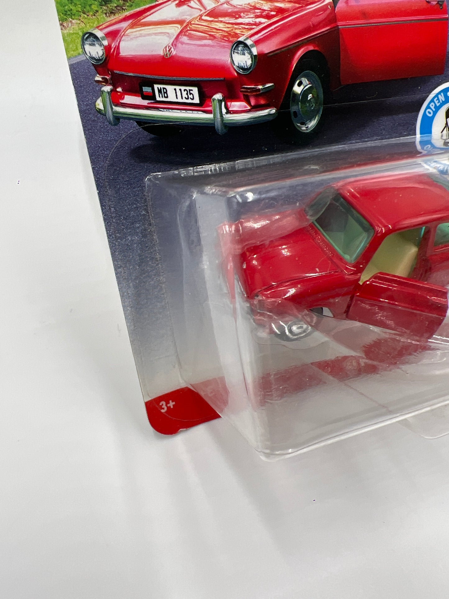 Matchbox Moving Parts MBX Road Trip 65 Volkswagen Type 3 Fastback Red 167J