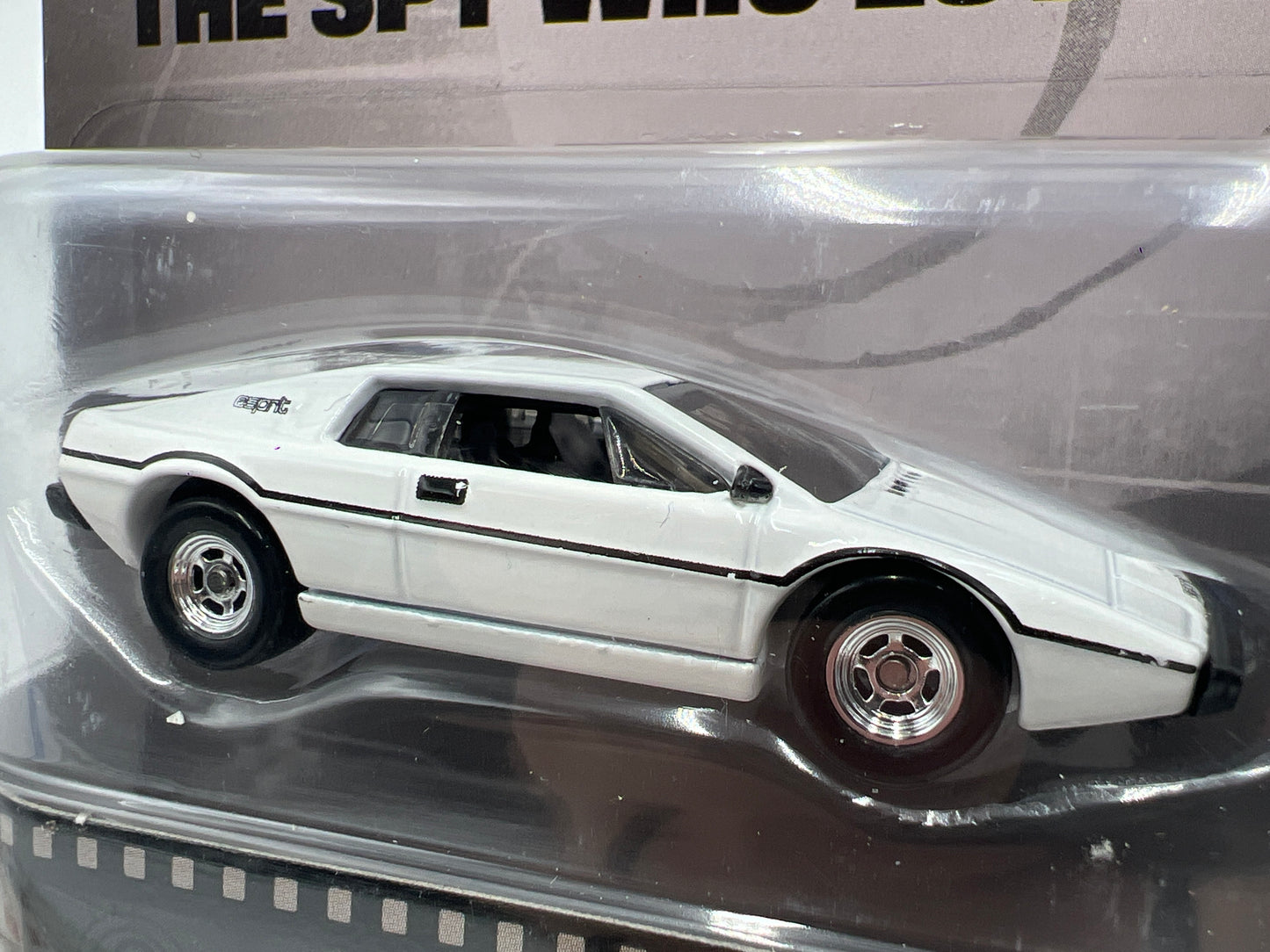 Hot Wheels Premium Retro Entertainment 007 The Spy Who Loved Me Lotus Espirit S1 White 266i