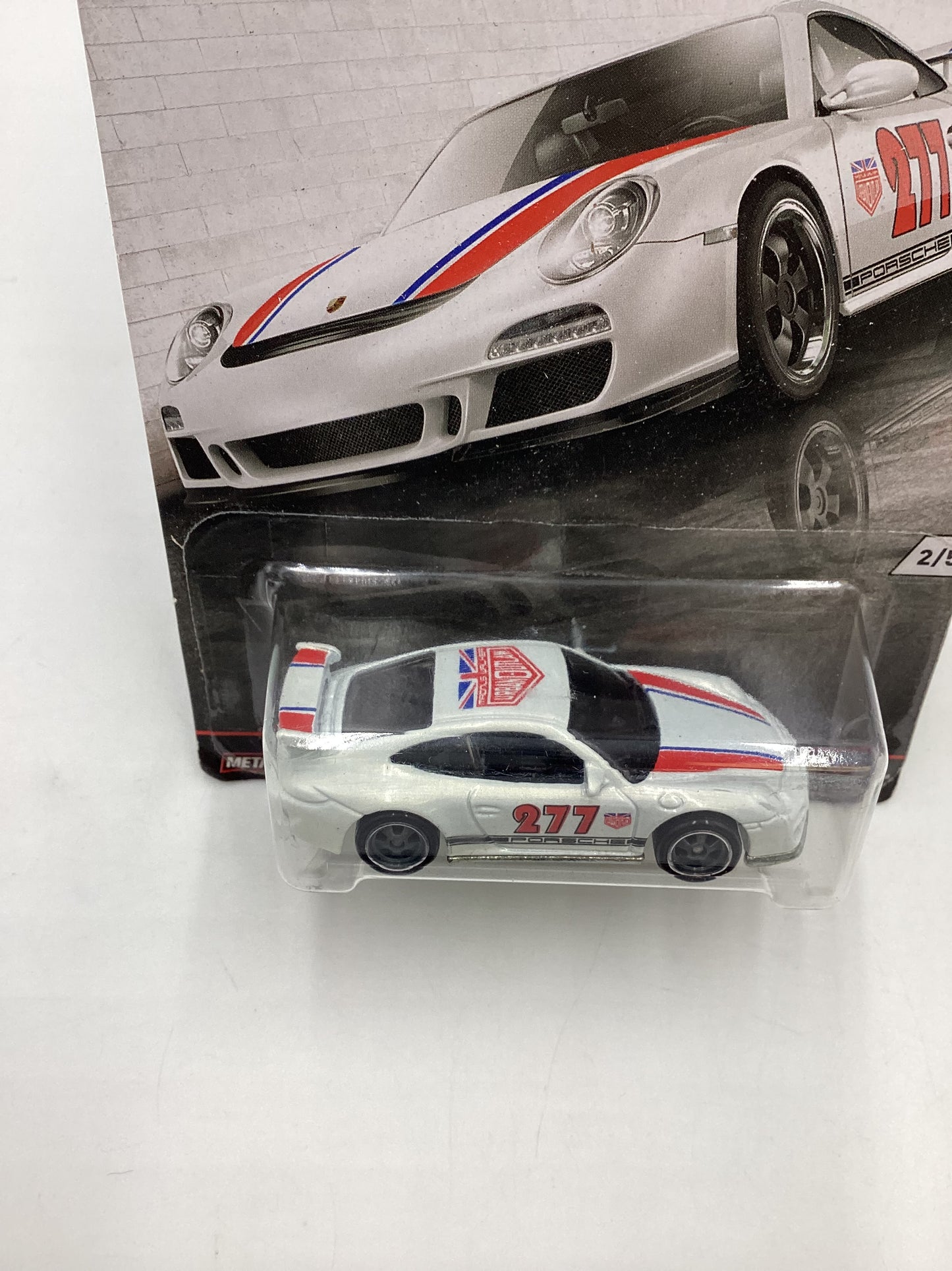 Hot wheels 2016  Euro Style #2 Porsche 911 GT3 RS w/protector