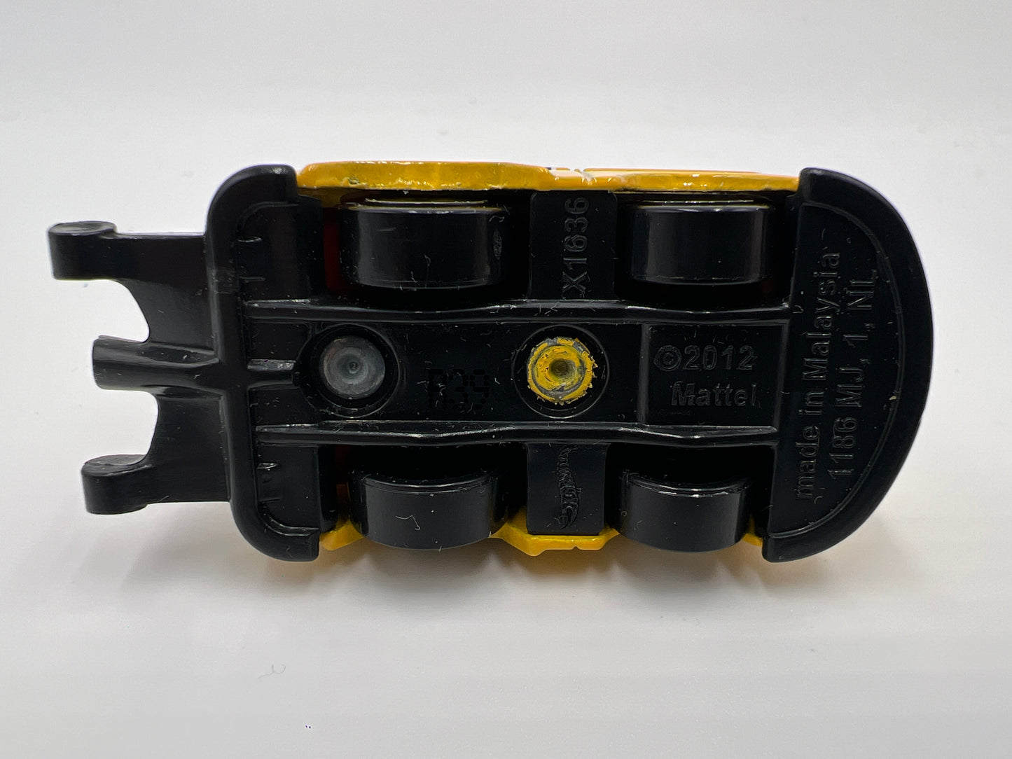 Hot Wheels 1/64 Mainline Kool Kombi Mooneyes Yellow Loose