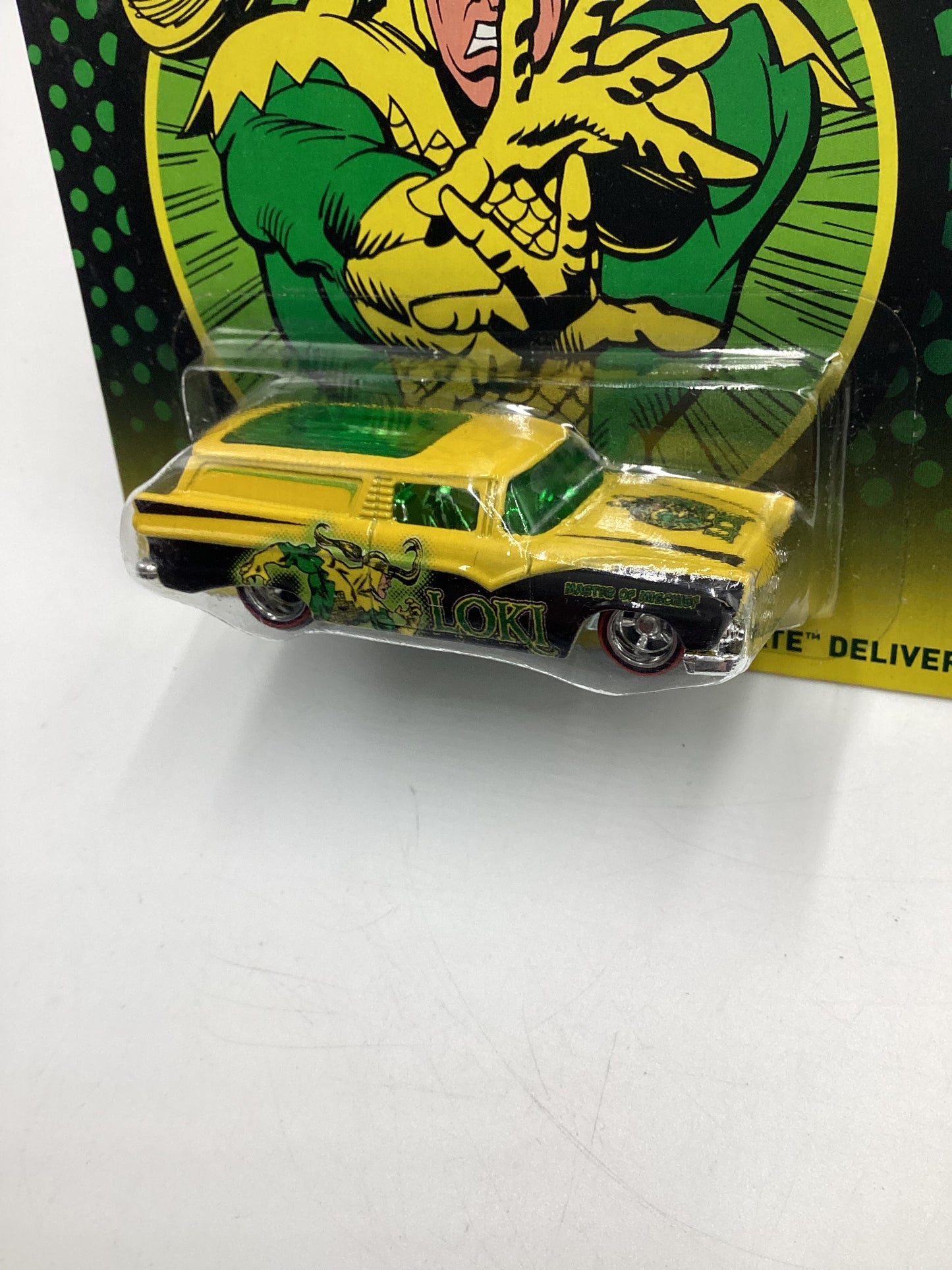 Hot wheels Pop Culture Marvel Loki 8 Crate Delivery Yellow 272A