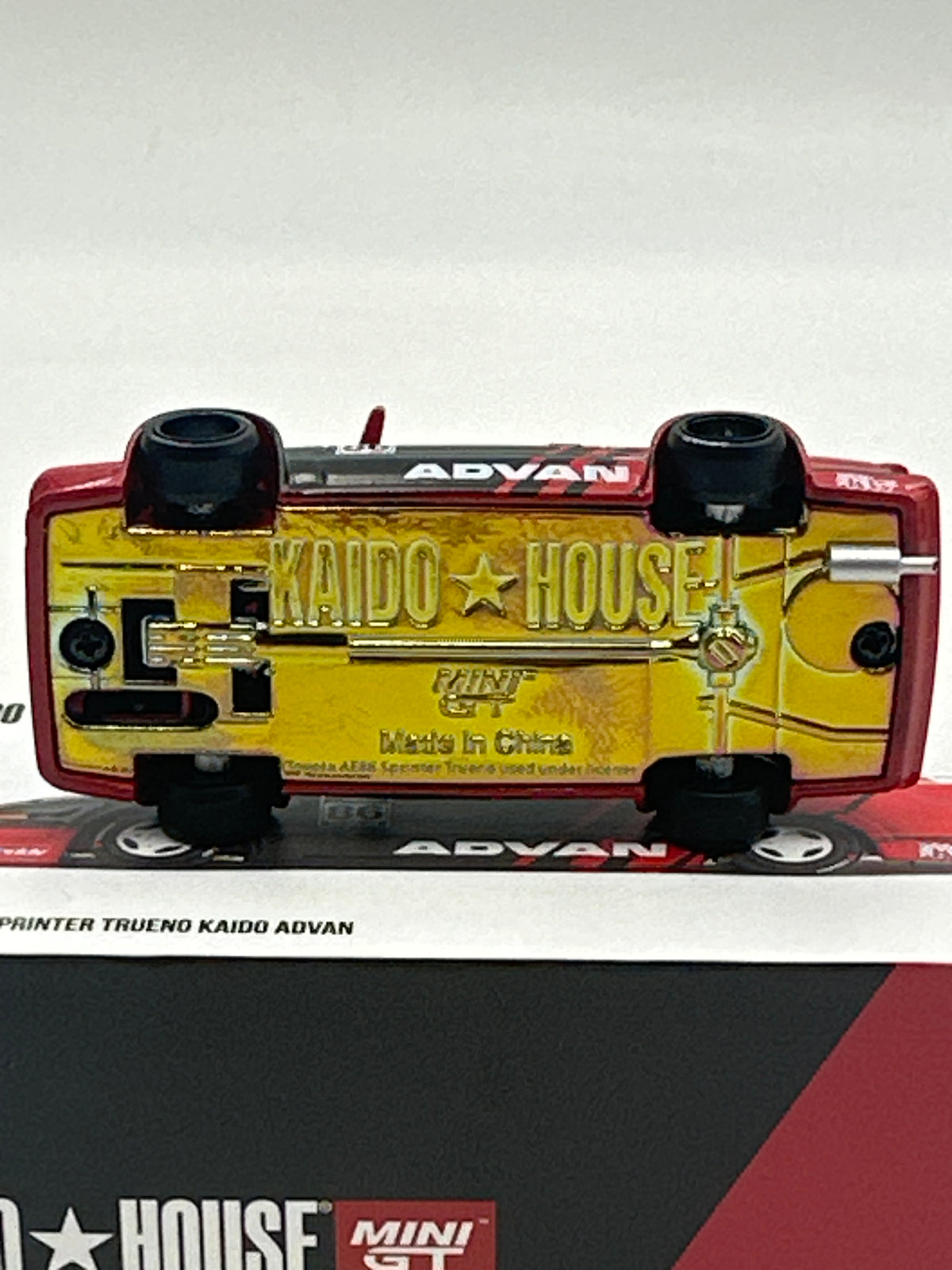Mini GT Kaido House #214 Toyota AE86 Sprinter Trueno Kaido Advan