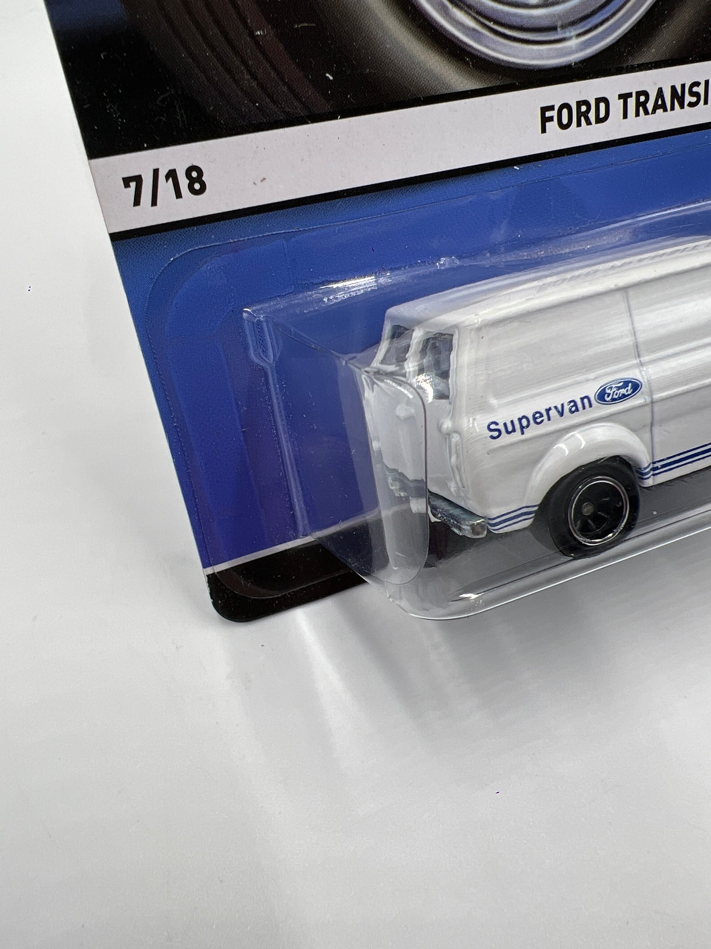 Hot Wheels Premium Heritage Real Riders #7 Ford Transit Supervan White SR