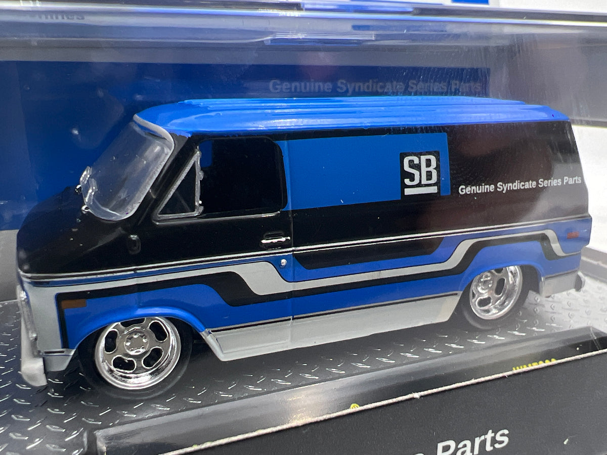 M2 Machines WMTS23 Squarebody Syndicate 1974 Chevrolet Van G10 Dark Blue