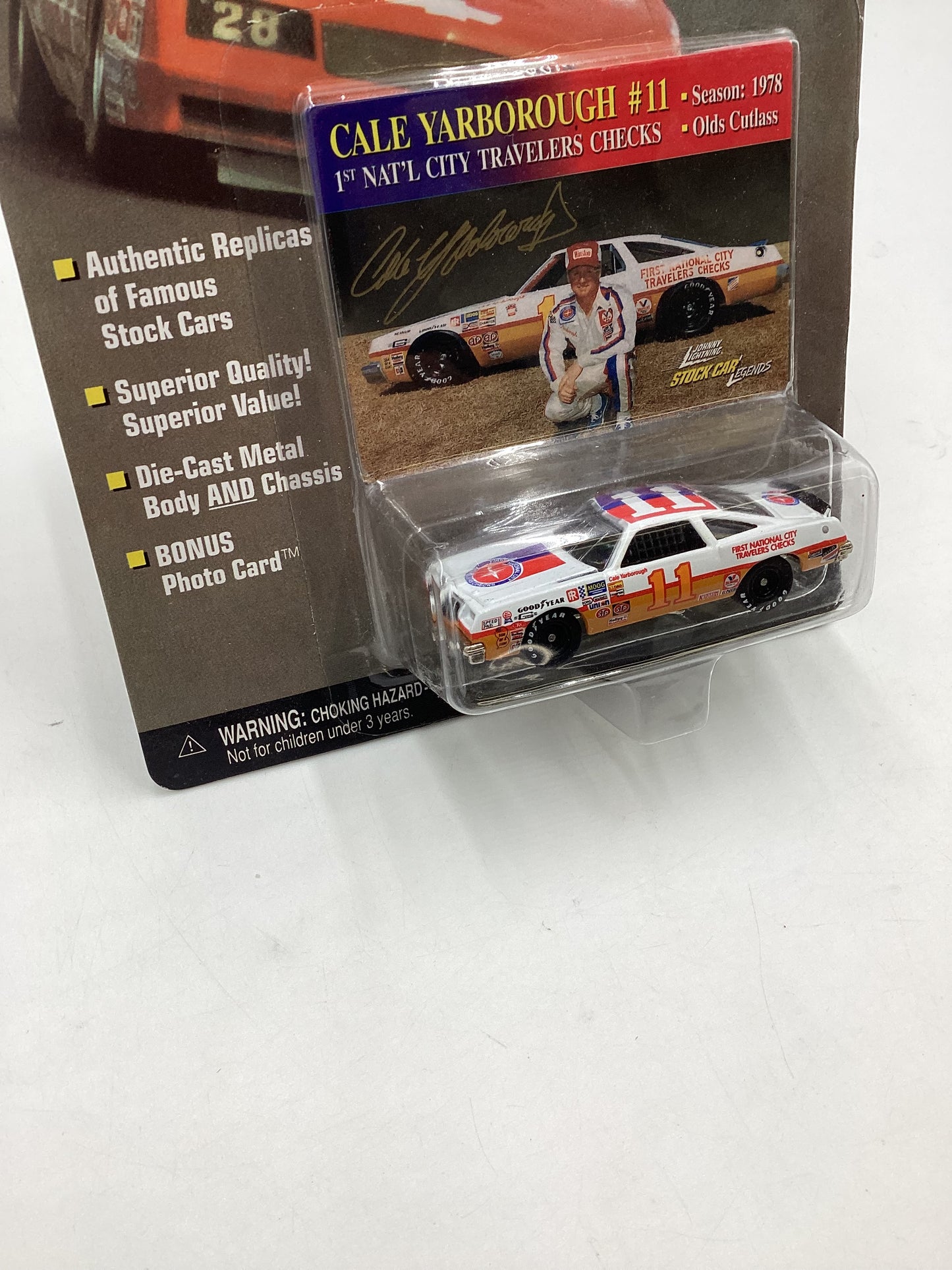 Johnny lightning Stock Car Legends #11 Cale Yarborough Olds Cutlass 186B