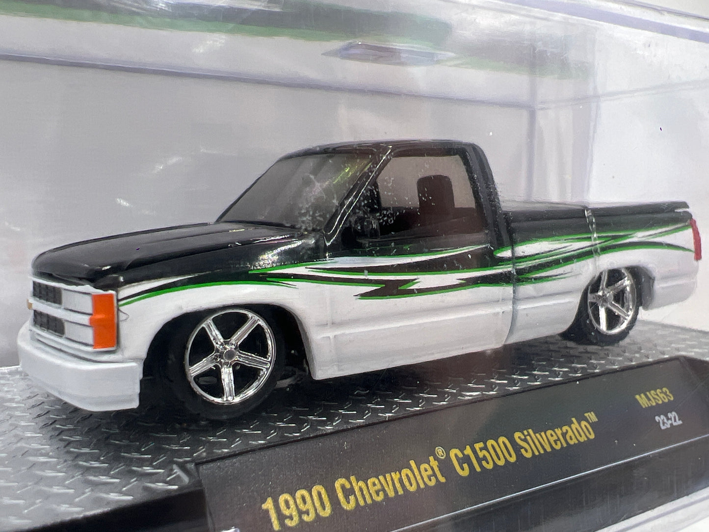 M2 Machines MJS63 MiJo Exclusives 1990 Chevrolet C1500 Silverado 204C