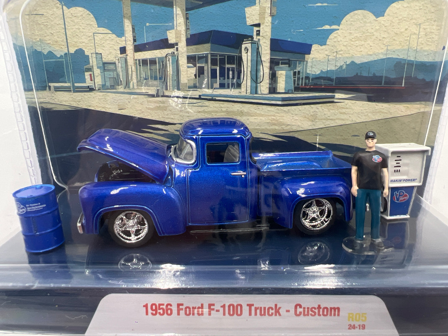 2024 M2 Machines Diorama R05 1956 Ford F-100 Truck Custom Blue