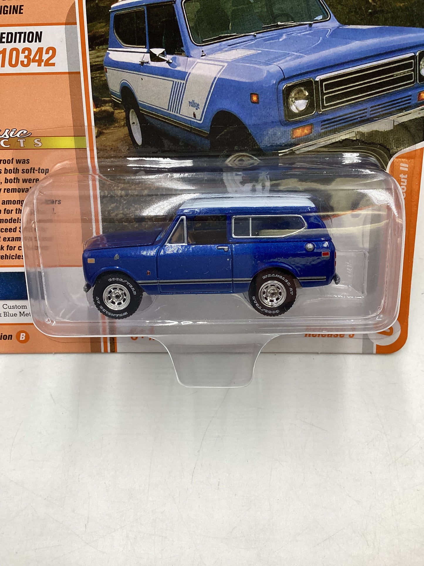 Johnny Lightning Classic Gold Collection 1979 International Scout II 219B