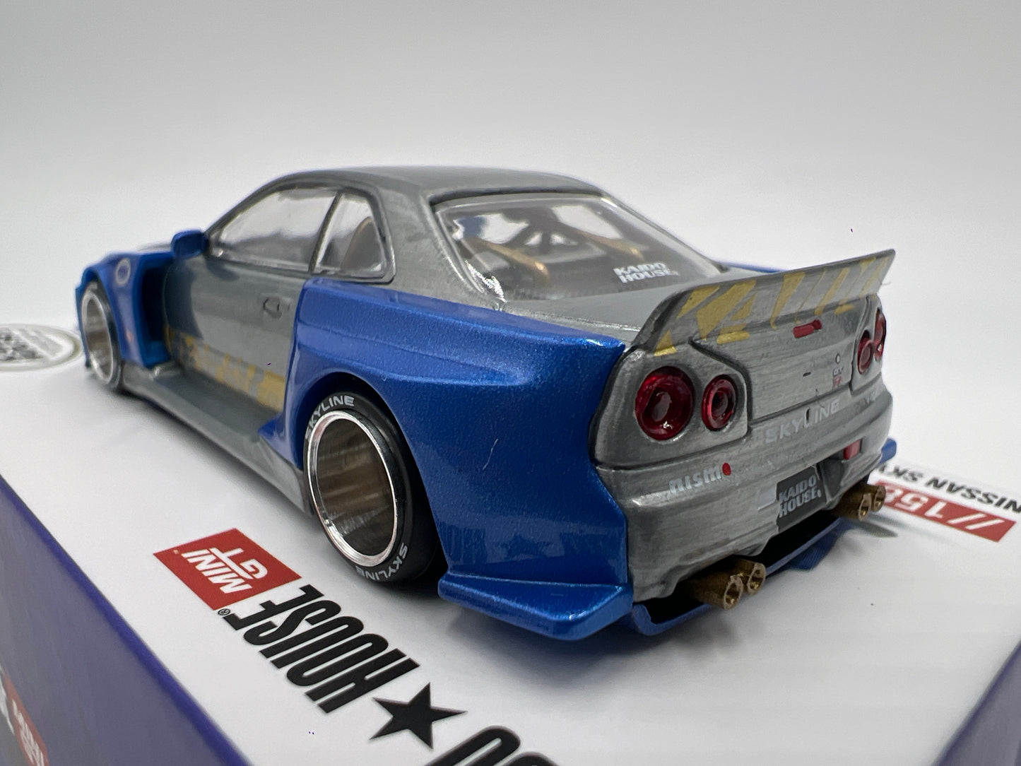 Mini GT Kaido House #158 CHASE Nissan Skyline GT-R R34 Kaido Works Shinjuku V2