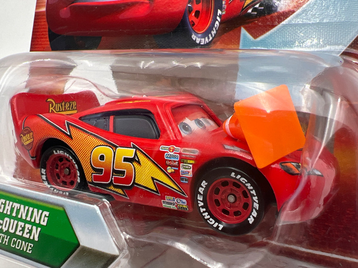 Disney Pixar Cars Look My Eyes Change #127 Lightning McQueen With Cone 139B