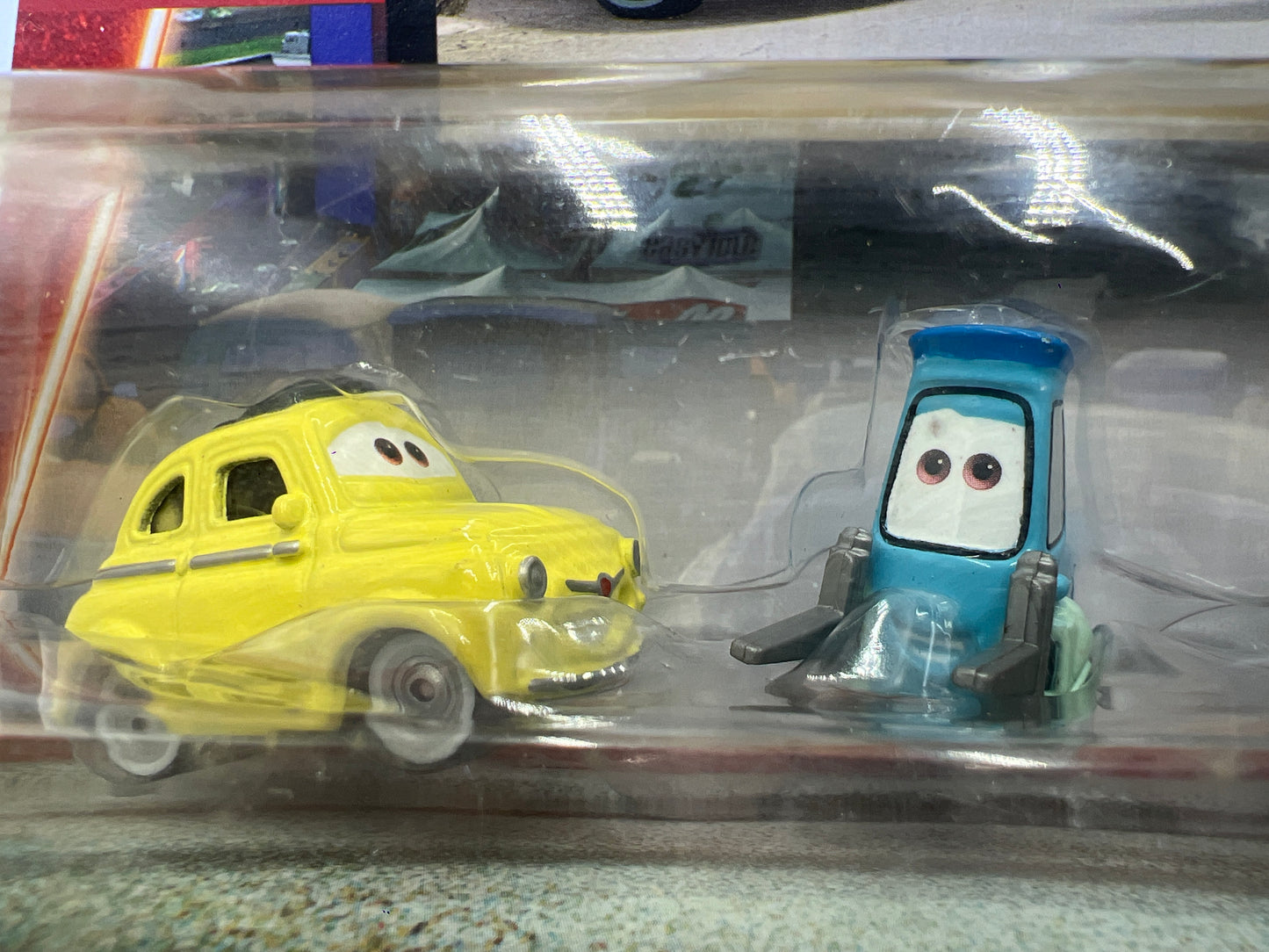 Disney Pixar Cars Supercharged 2 Pack Movie Moments Luigi/Guido & Tractor 142B