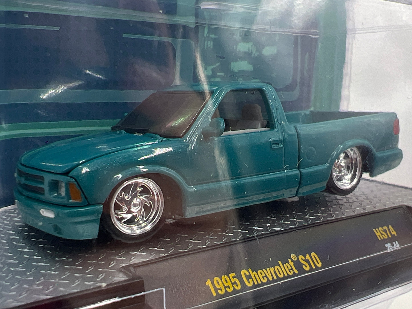 M2 Machines Hobby Exclusive HS74 1995 Chevrolet S10 Teal 205E