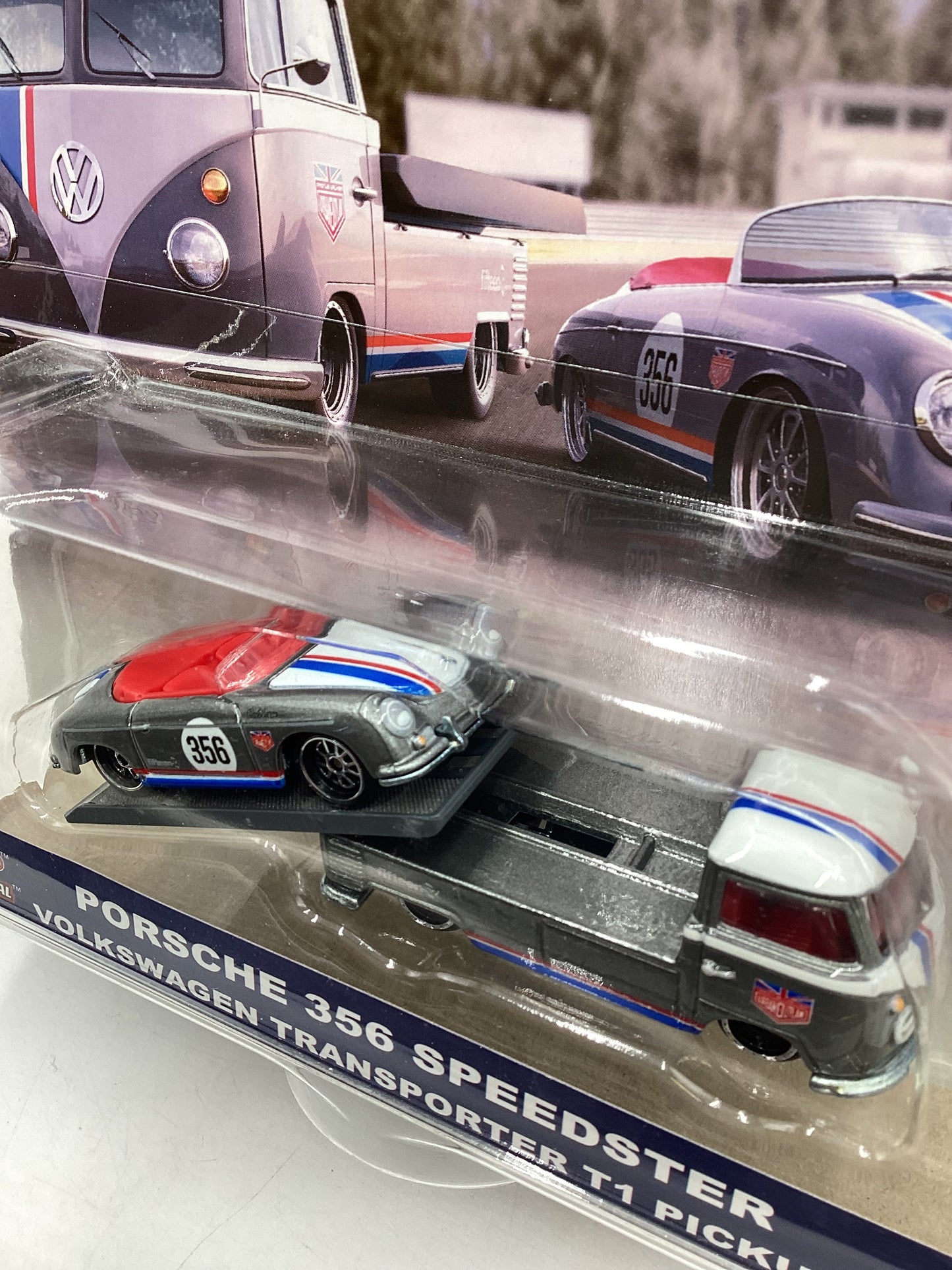 2018 Hot Wheels Team transport #1 Porsche 356 Speedster & Volkswagen Transporter T1 Pickup with Protector