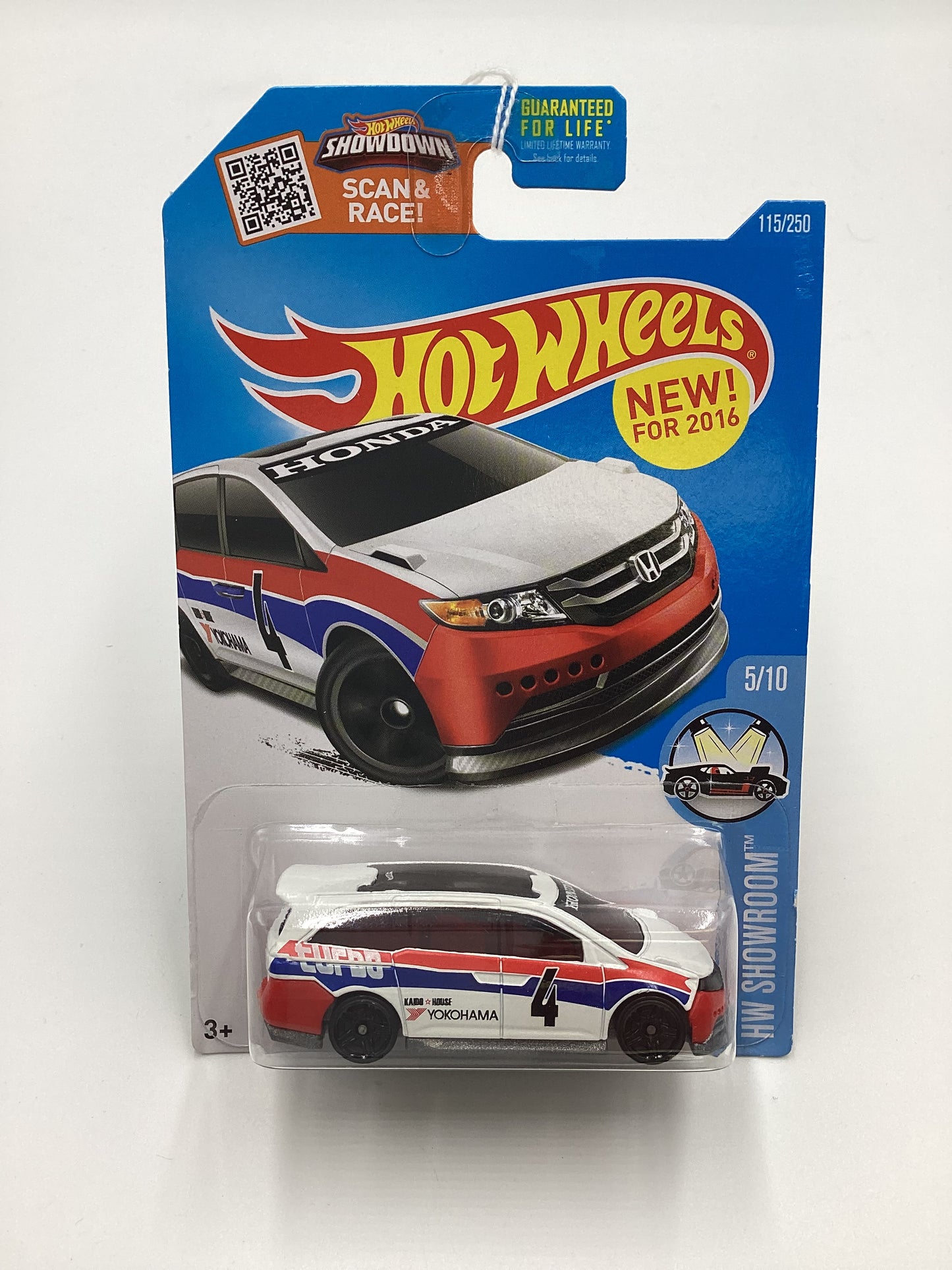 2016 Hot Wheels #115 Honda Odyssey White Yokohama 79D