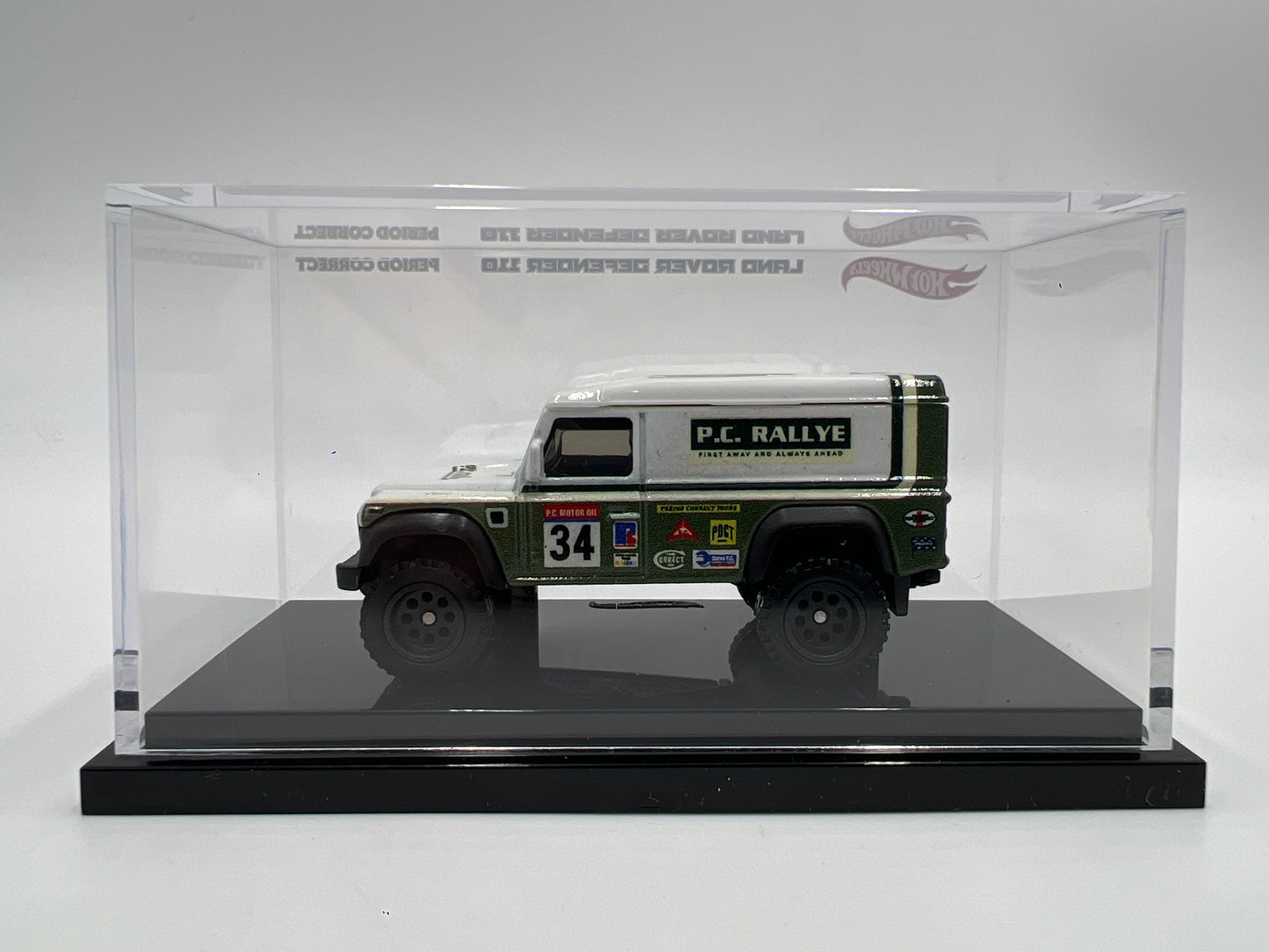 2019 Hot Wheels X Period Correct Land Rover Defender 110 Green/White VHTF